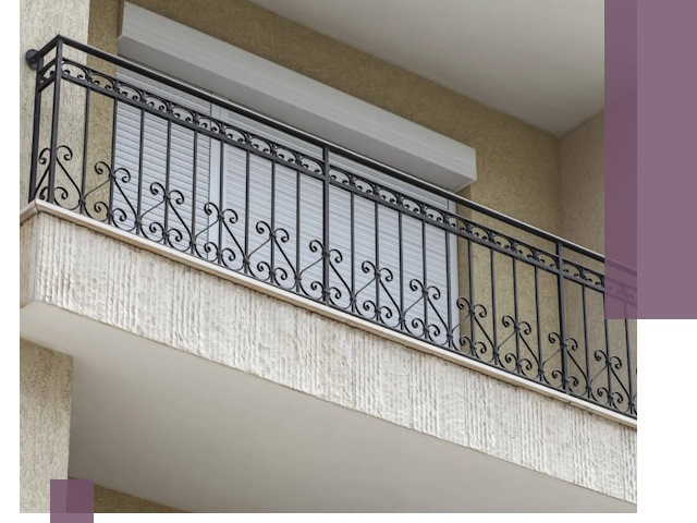 Балконные ограждения из металла и стекла в Нефтекамске для домов