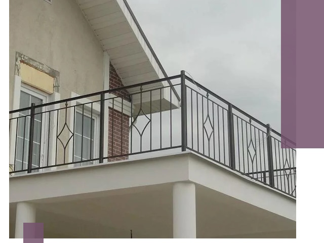 Изготовление балконных ограждений в Нефтекамске из металла и стекла