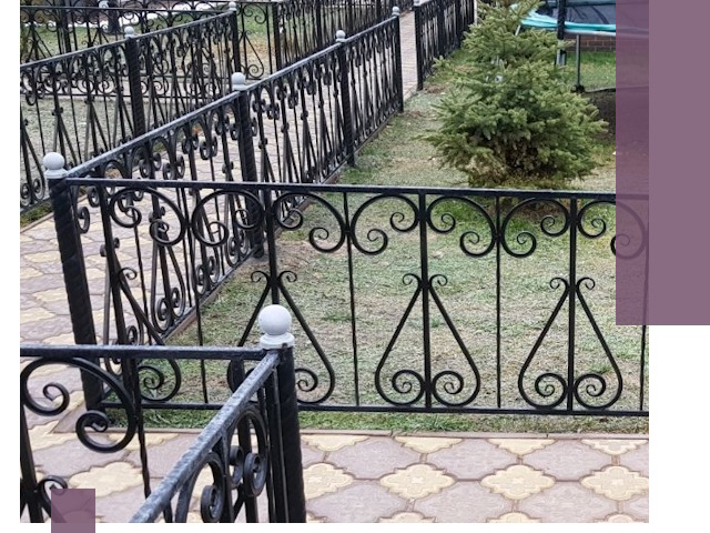 Кованые газонные ограждения под ключ в Нефтекамске